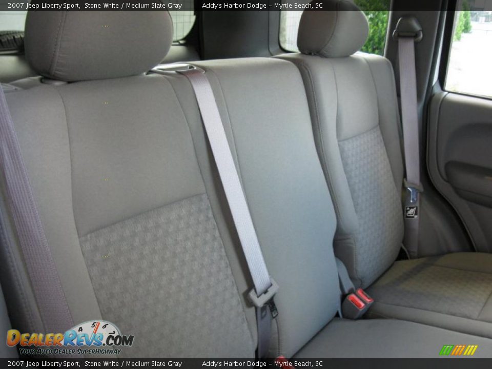 2007 Jeep Liberty Sport Stone White / Medium Slate Gray Photo #17