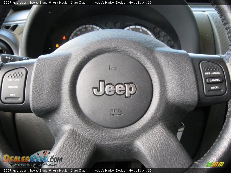 2007 Jeep Liberty Sport Stone White / Medium Slate Gray Photo #21