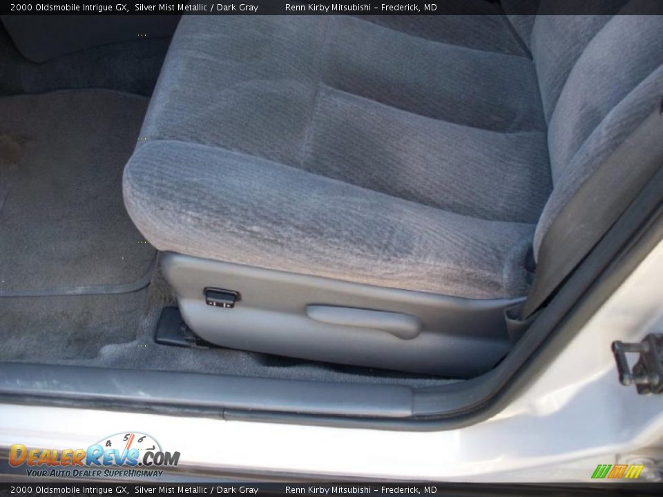 2000 Oldsmobile Intrigue GX Silver Mist Metallic / Dark Gray Photo #6