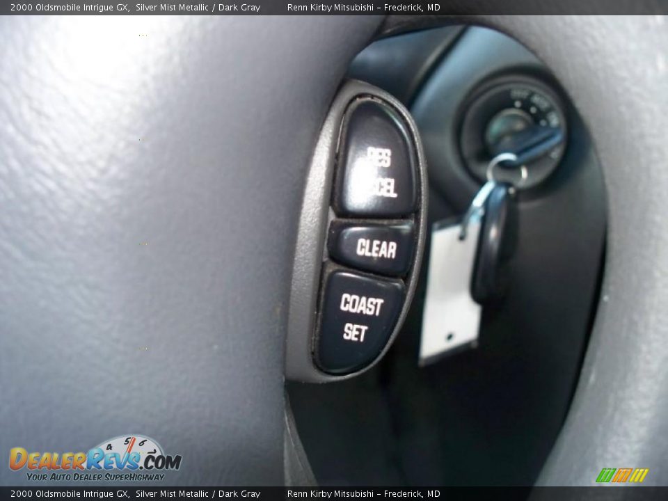 2000 Oldsmobile Intrigue GX Silver Mist Metallic / Dark Gray Photo #10