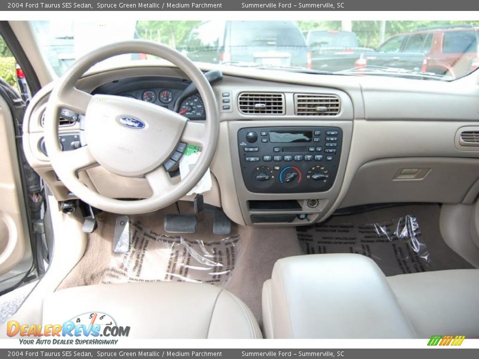 2004 Ford Taurus SES Sedan Spruce Green Metallic / Medium Parchment Photo #3