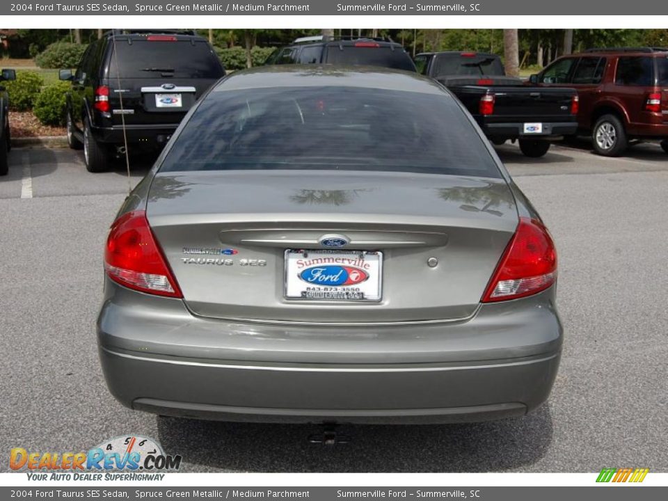 2004 Ford Taurus SES Sedan Spruce Green Metallic / Medium Parchment Photo #16