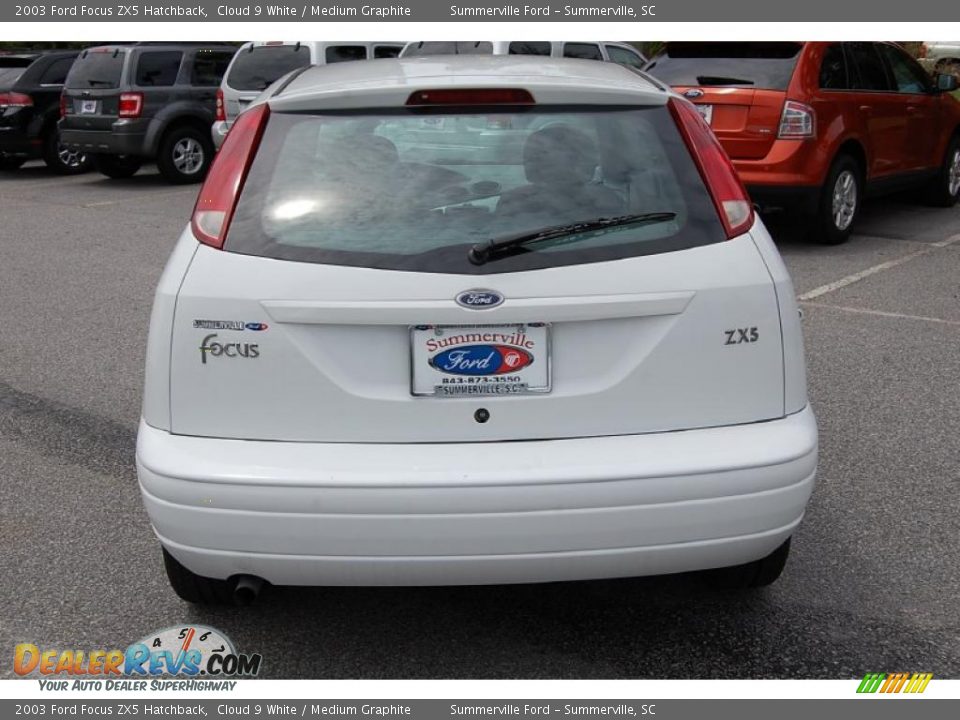 2003 Ford Focus ZX5 Hatchback Cloud 9 White / Medium Graphite Photo #16