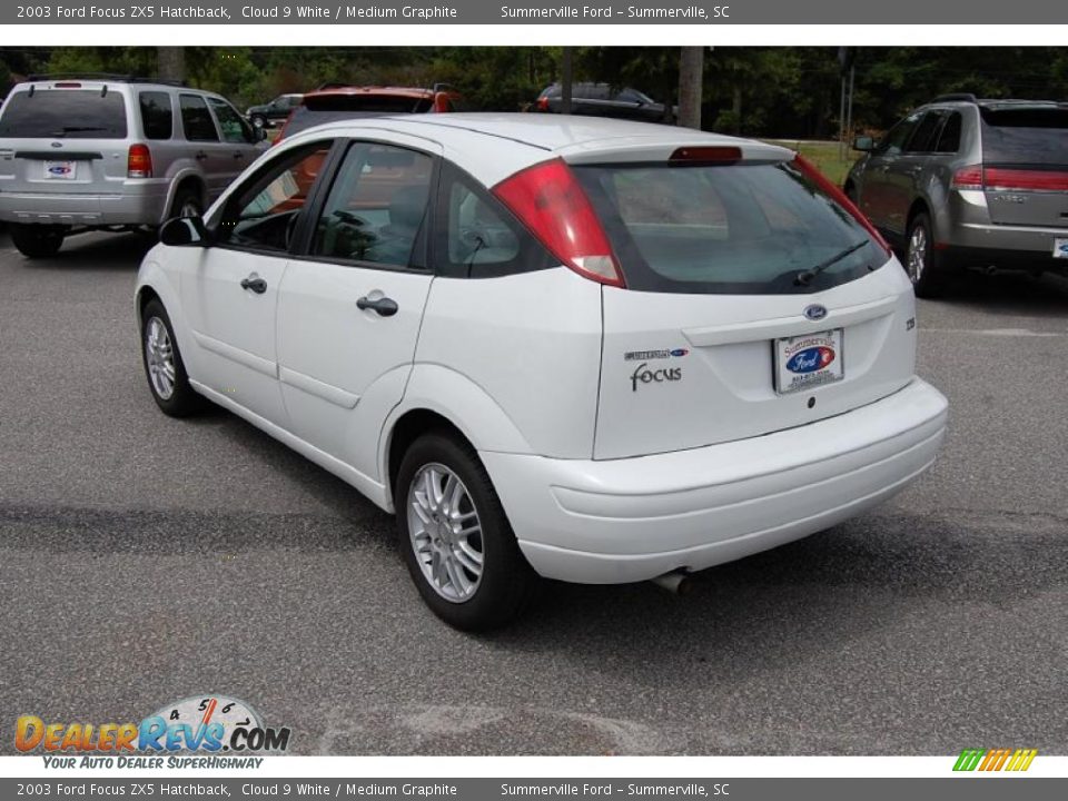 2003 Ford Focus ZX5 Hatchback Cloud 9 White / Medium Graphite Photo #17