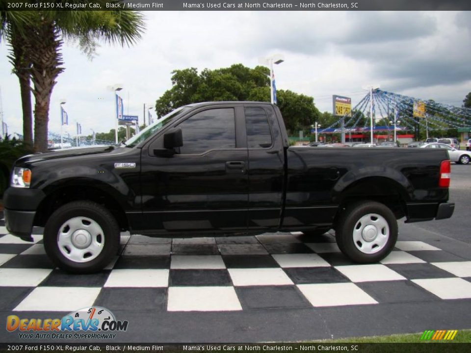 2007 Ford F150 XL Regular Cab Black / Medium Flint Photo #2