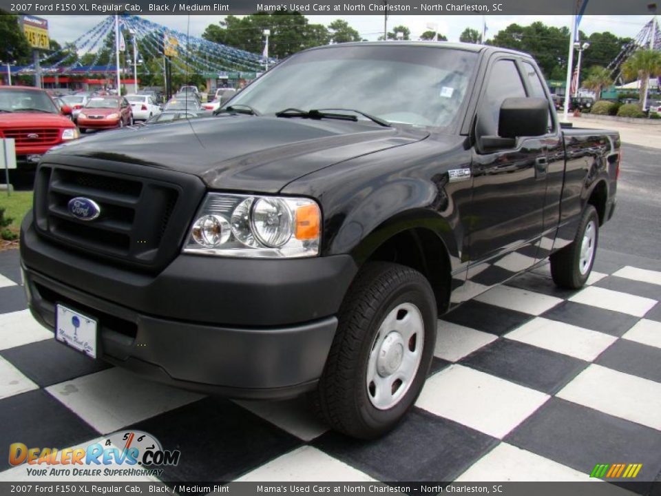 2007 Ford F150 XL Regular Cab Black / Medium Flint Photo #3
