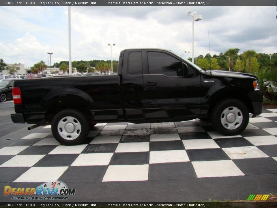 2007 Ford F150 XL Regular Cab Black / Medium Flint Photo #6