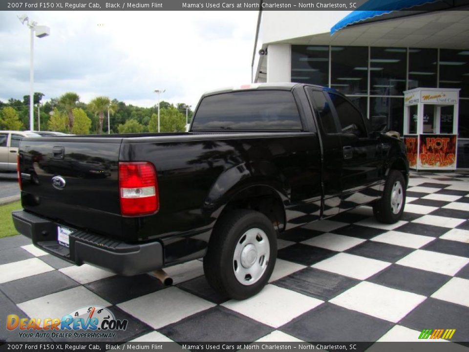 2007 Ford F150 XL Regular Cab Black / Medium Flint Photo #7
