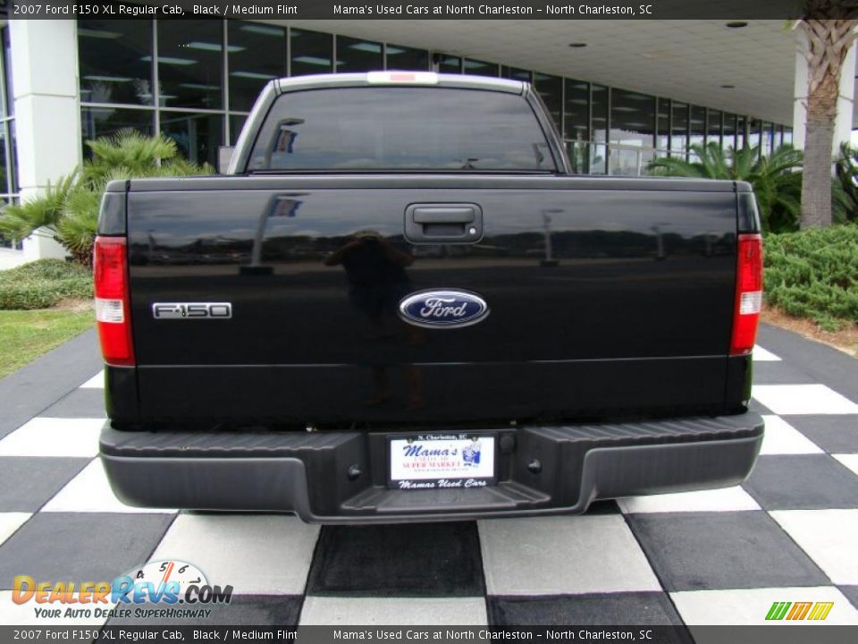 2007 Ford F150 XL Regular Cab Black / Medium Flint Photo #8