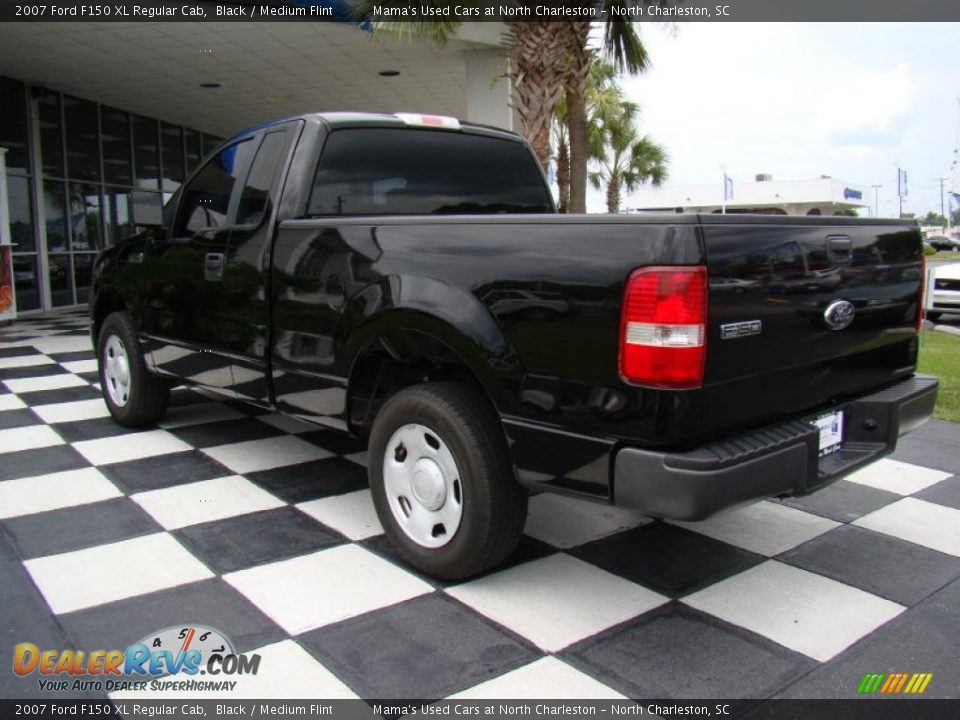 2007 Ford F150 XL Regular Cab Black / Medium Flint Photo #9