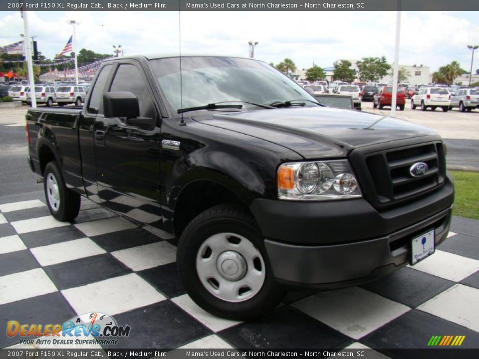 2007 Ford F150 XL Regular Cab Black / Medium Flint Photo #27