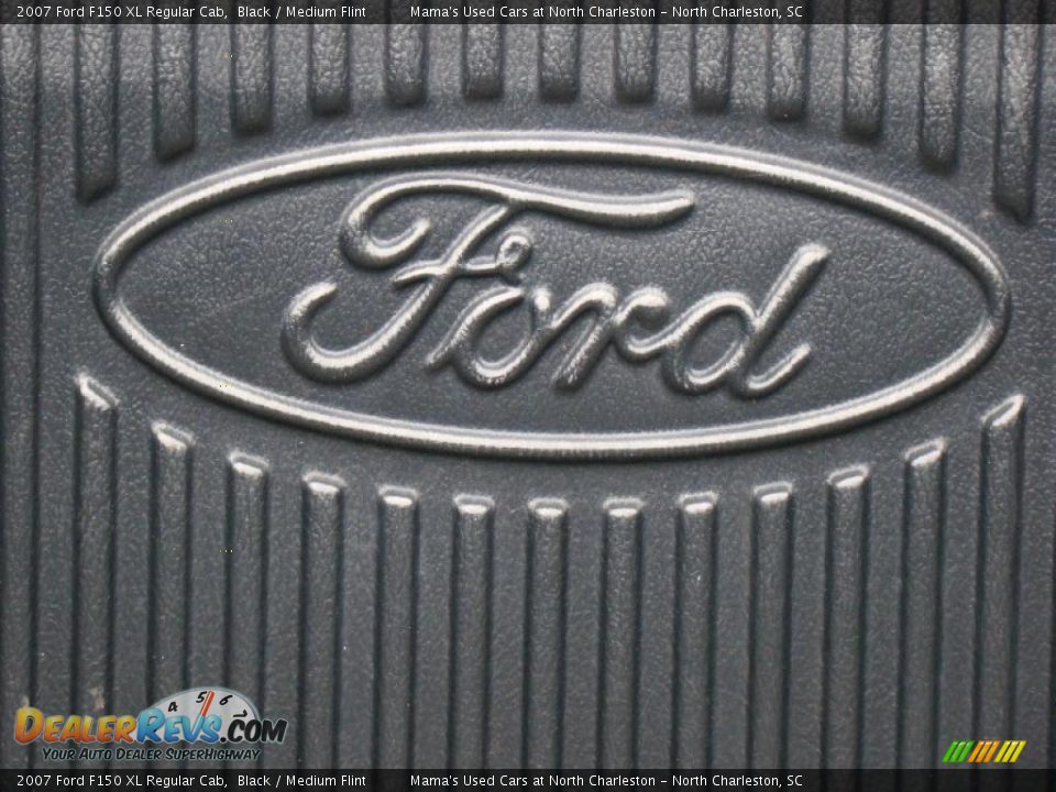 2007 Ford F150 XL Regular Cab Black / Medium Flint Photo #33