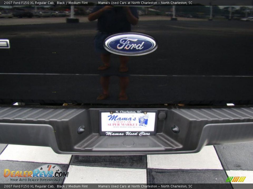 2007 Ford F150 XL Regular Cab Black / Medium Flint Photo #35
