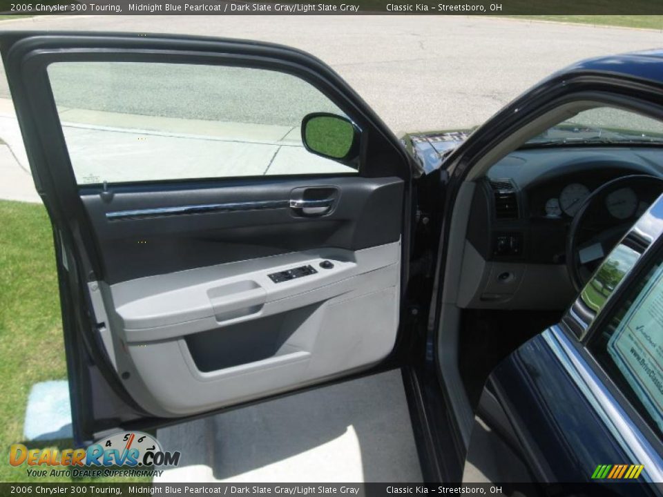 2006 Chrysler 300 Touring Midnight Blue Pearlcoat / Dark Slate Gray/Light Slate Gray Photo #15