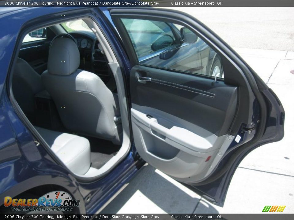 2006 Chrysler 300 Touring Midnight Blue Pearlcoat / Dark Slate Gray/Light Slate Gray Photo #17