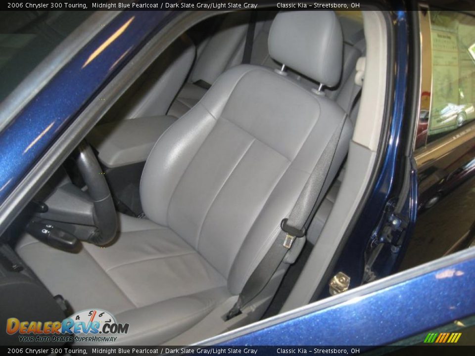 2006 Chrysler 300 Touring Midnight Blue Pearlcoat / Dark Slate Gray/Light Slate Gray Photo #20
