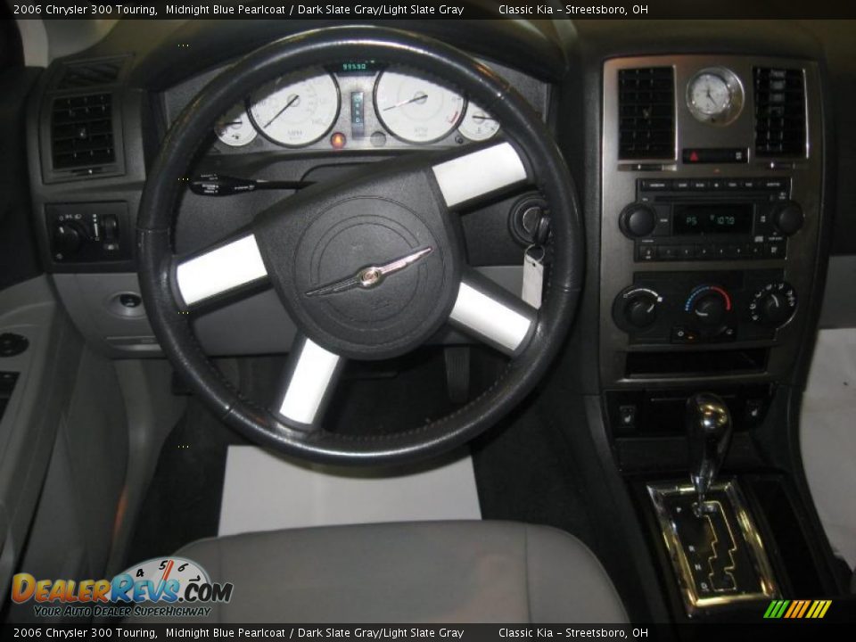 2006 Chrysler 300 Touring Midnight Blue Pearlcoat / Dark Slate Gray/Light Slate Gray Photo #21