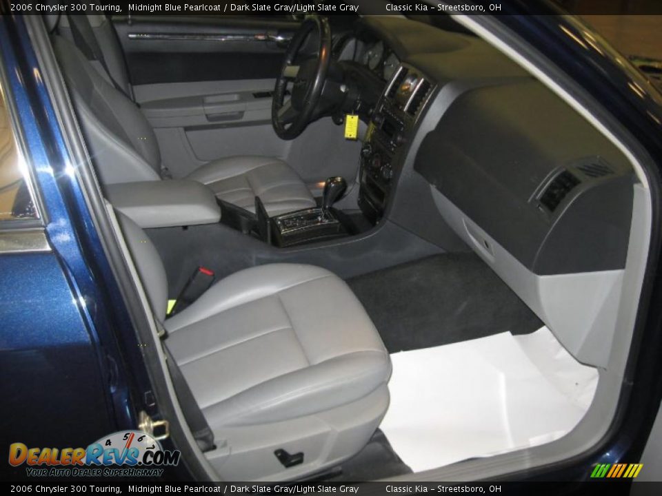 2006 Chrysler 300 Touring Midnight Blue Pearlcoat / Dark Slate Gray/Light Slate Gray Photo #23