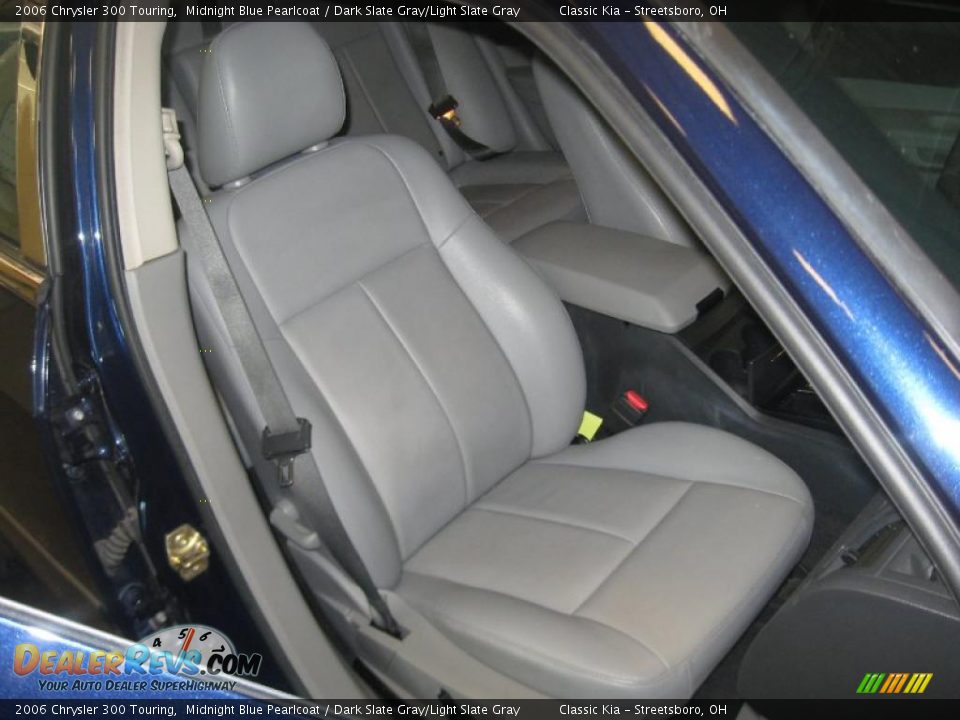 2006 Chrysler 300 Touring Midnight Blue Pearlcoat / Dark Slate Gray/Light Slate Gray Photo #24