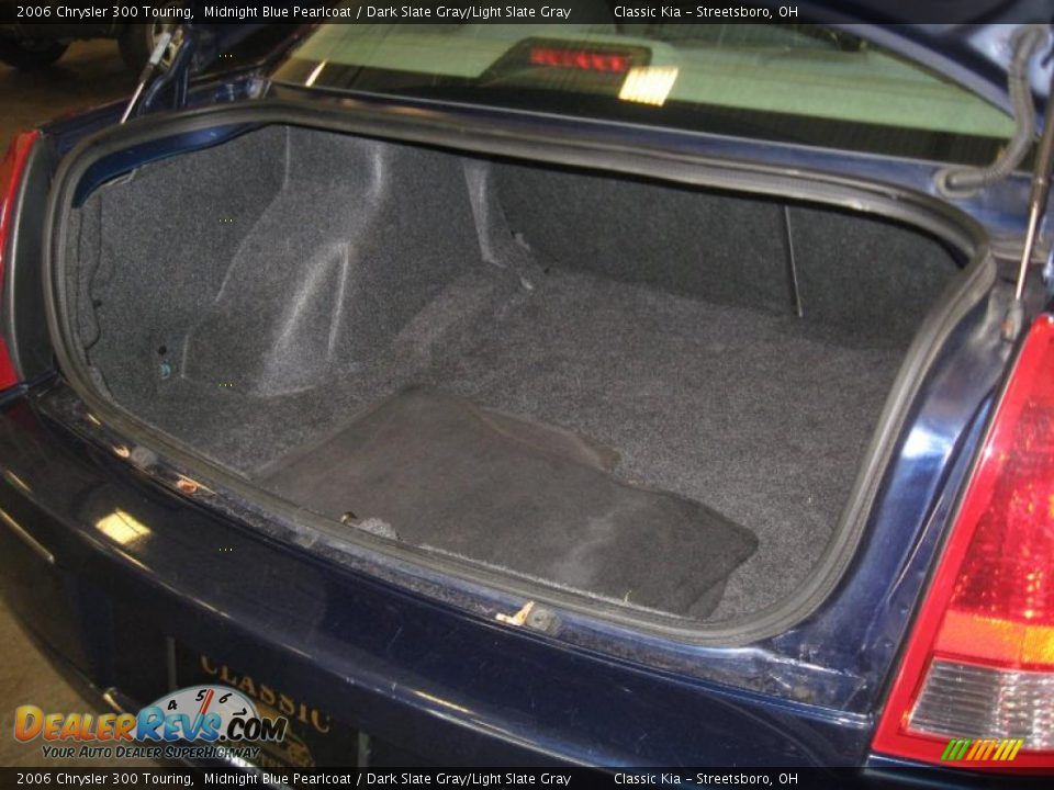 2006 Chrysler 300 Touring Midnight Blue Pearlcoat / Dark Slate Gray/Light Slate Gray Photo #28
