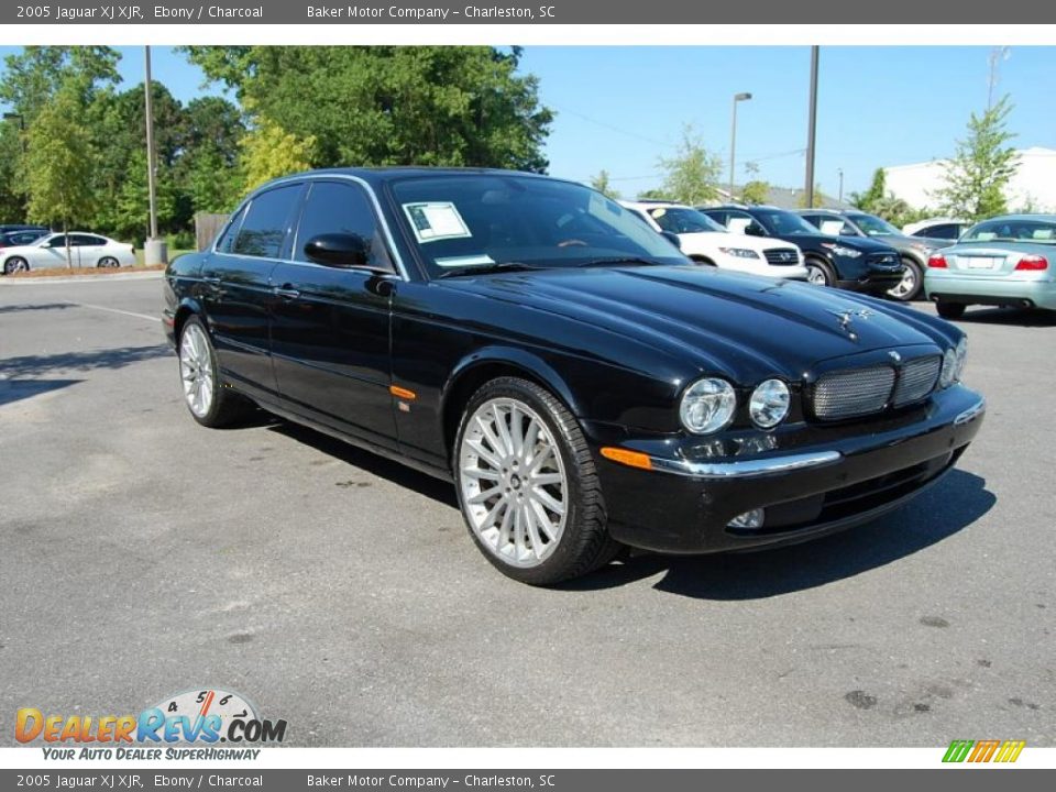 2005 Jaguar XJ XJR Ebony / Charcoal Photo #1