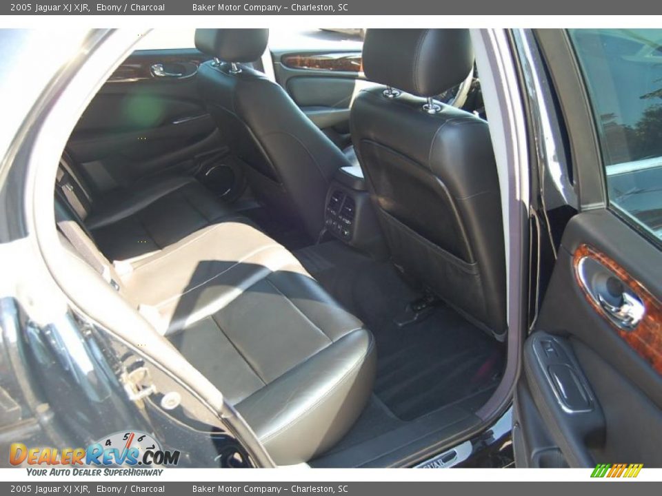 2005 Jaguar XJ XJR Ebony / Charcoal Photo #10