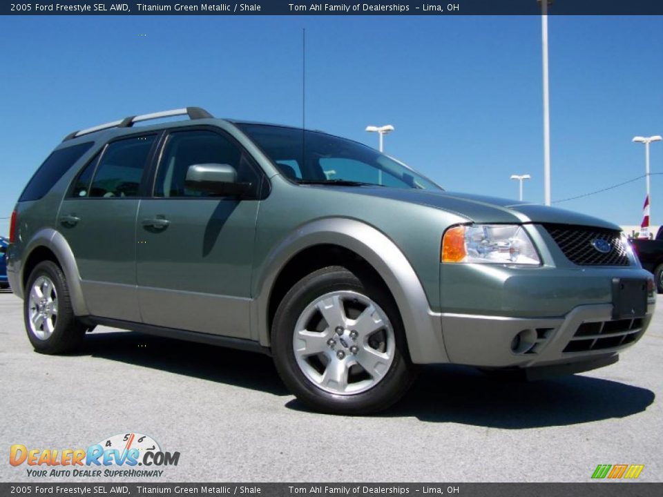 2005 Ford Freestyle SEL AWD Titanium Green Metallic / Shale Photo #1
