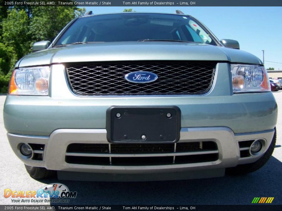 2005 Ford Freestyle SEL AWD Titanium Green Metallic / Shale Photo #3