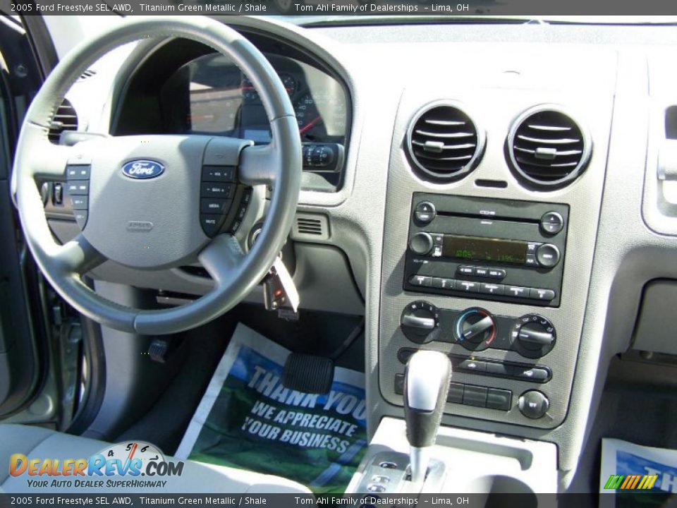 2005 Ford Freestyle SEL AWD Titanium Green Metallic / Shale Photo #16