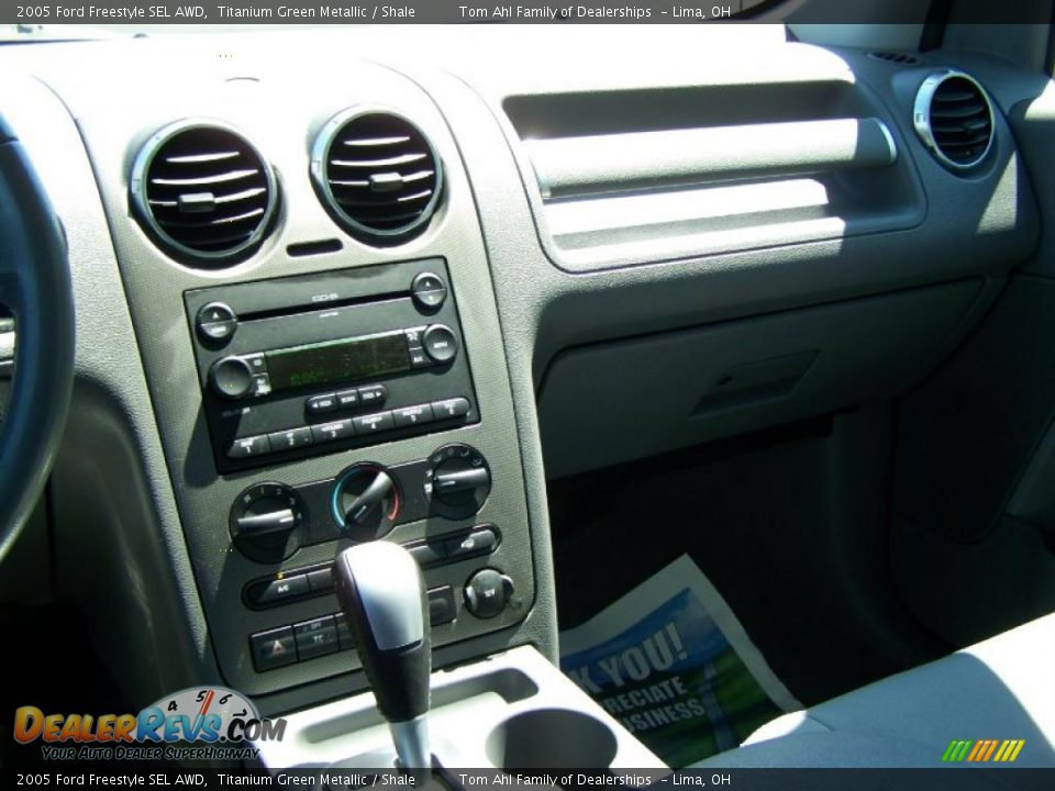 2005 Ford Freestyle SEL AWD Titanium Green Metallic / Shale Photo #20