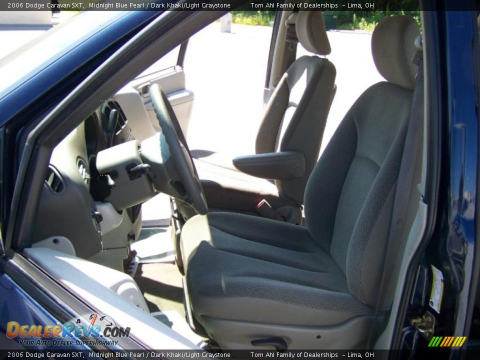 2006 Dodge Caravan SXT Midnight Blue Pearl / Dark Khaki/Light Graystone Photo #7
