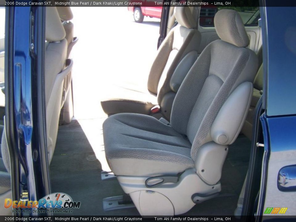 2006 Dodge Caravan SXT Midnight Blue Pearl / Dark Khaki/Light Graystone Photo #9