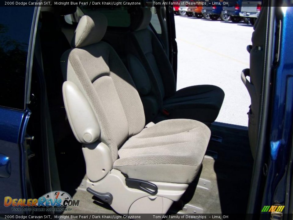 2006 Dodge Caravan SXT Midnight Blue Pearl / Dark Khaki/Light Graystone Photo #11