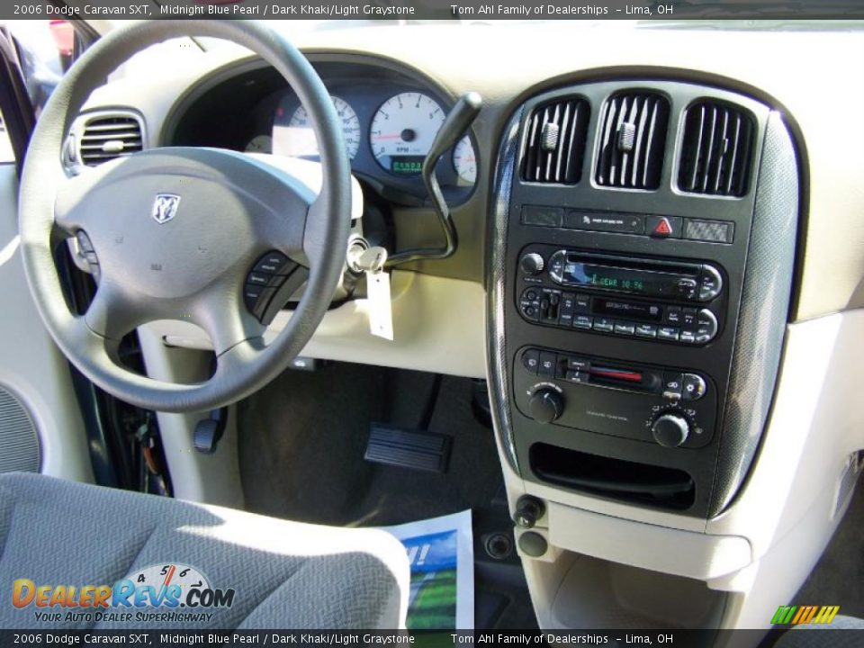 2006 Dodge Caravan SXT Midnight Blue Pearl / Dark Khaki/Light Graystone Photo #14