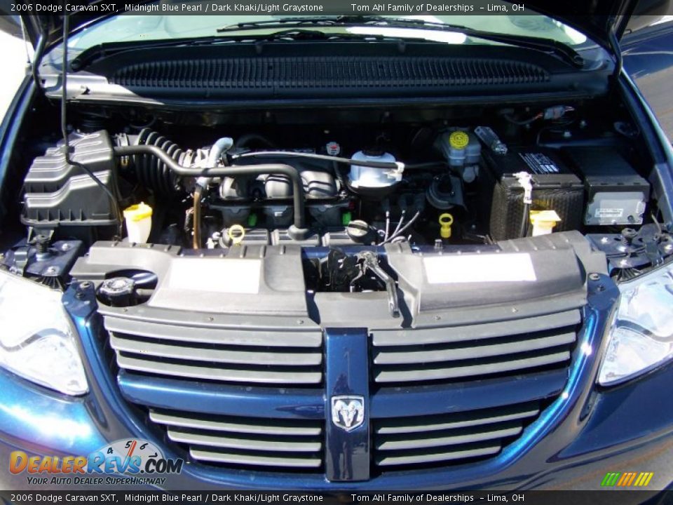 2006 Dodge Caravan SXT Midnight Blue Pearl / Dark Khaki/Light Graystone Photo #15
