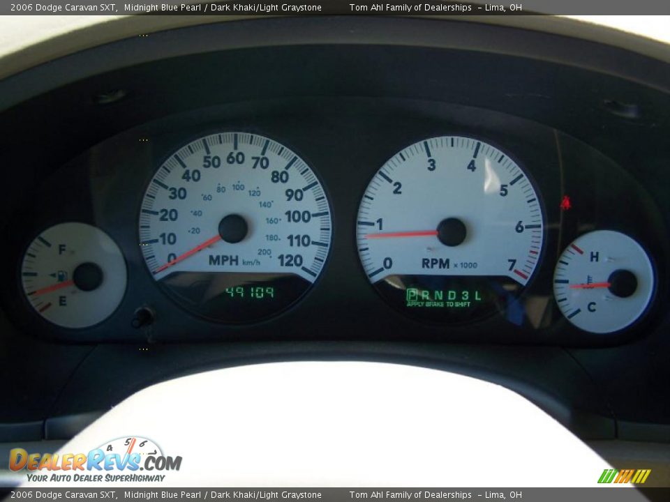 2006 Dodge Caravan SXT Midnight Blue Pearl / Dark Khaki/Light Graystone Photo #16