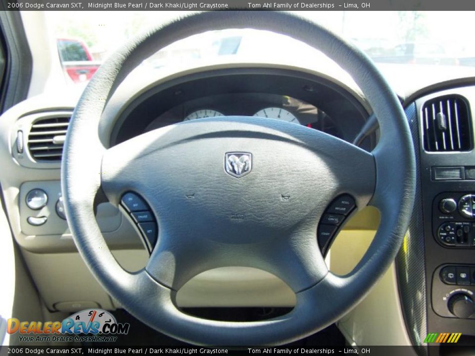 2006 Dodge Caravan SXT Midnight Blue Pearl / Dark Khaki/Light Graystone Photo #17