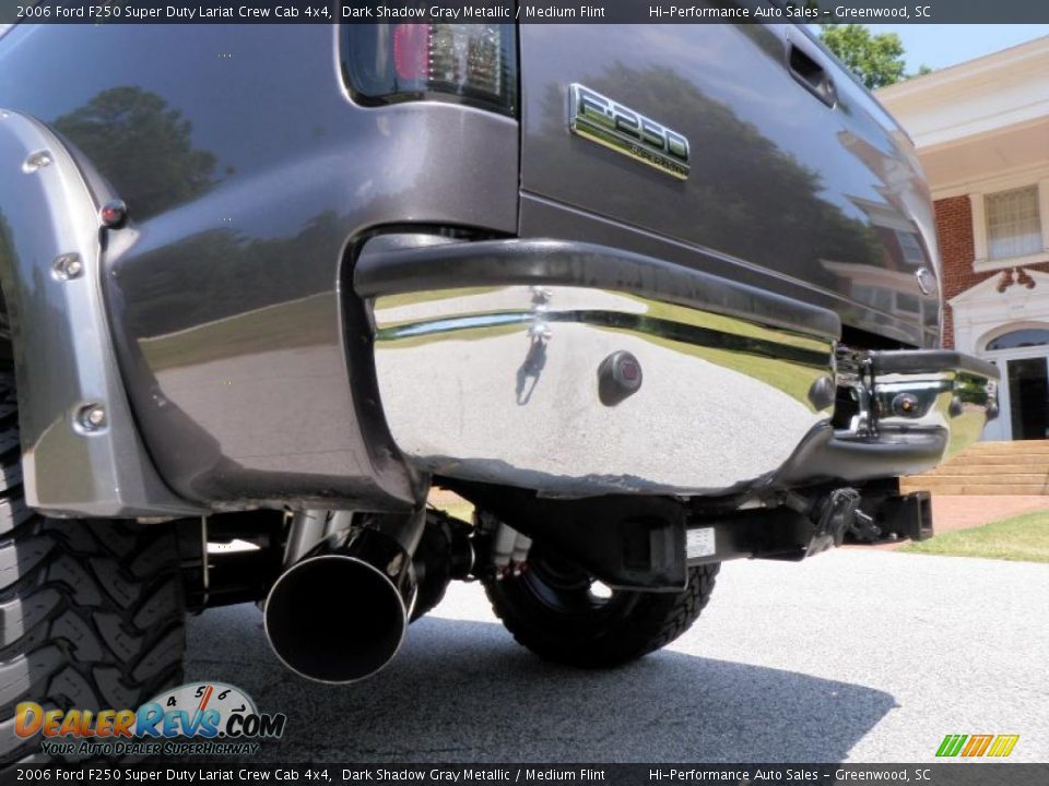 2006 Ford F250 Super Duty Lariat Crew Cab 4x4 Dark Shadow Gray Metallic / Medium Flint Photo #29