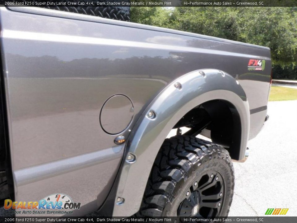 2006 Ford F250 Super Duty Lariat Crew Cab 4x4 Dark Shadow Gray Metallic / Medium Flint Photo #32