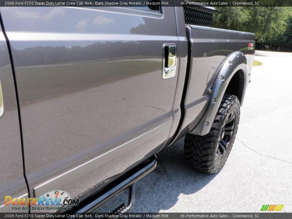 2006 Ford F250 Super Duty Lariat Crew Cab 4x4 Dark Shadow Gray Metallic / Medium Flint Photo #33