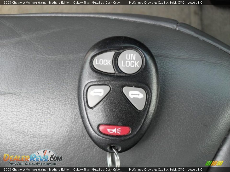 2003 Chevrolet Venture Warner Brothers Edition Galaxy Silver Metallic / Dark Gray Photo #12