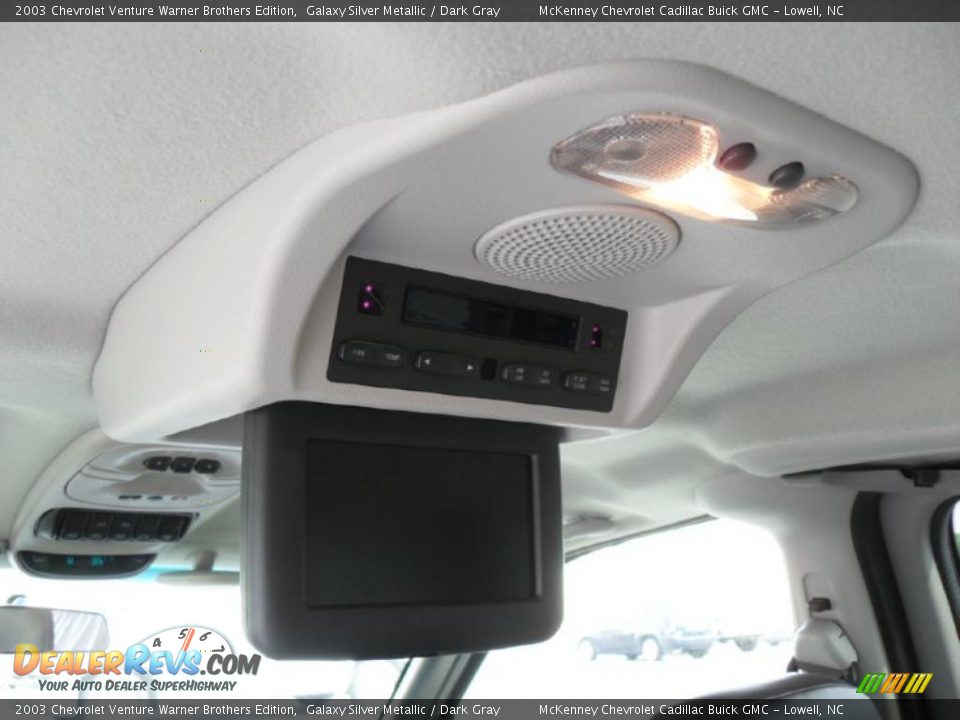 2003 Chevrolet Venture Warner Brothers Edition Galaxy Silver Metallic / Dark Gray Photo #14