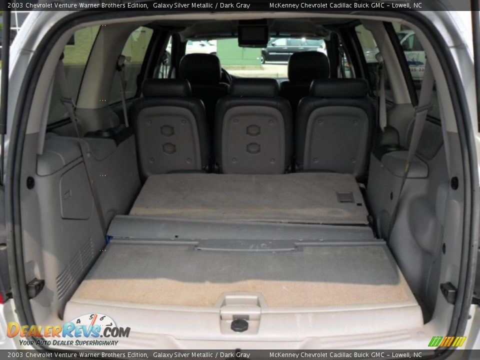 2003 Chevrolet Venture Warner Brothers Edition Galaxy Silver Metallic / Dark Gray Photo #17