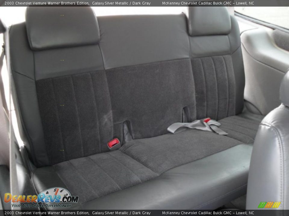 2003 Chevrolet Venture Warner Brothers Edition Galaxy Silver Metallic / Dark Gray Photo #18