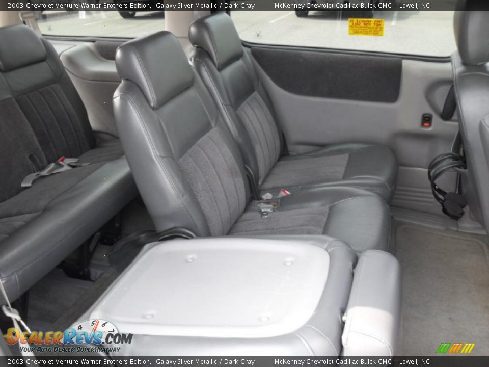 2003 Chevrolet Venture Warner Brothers Edition Galaxy Silver Metallic / Dark Gray Photo #19