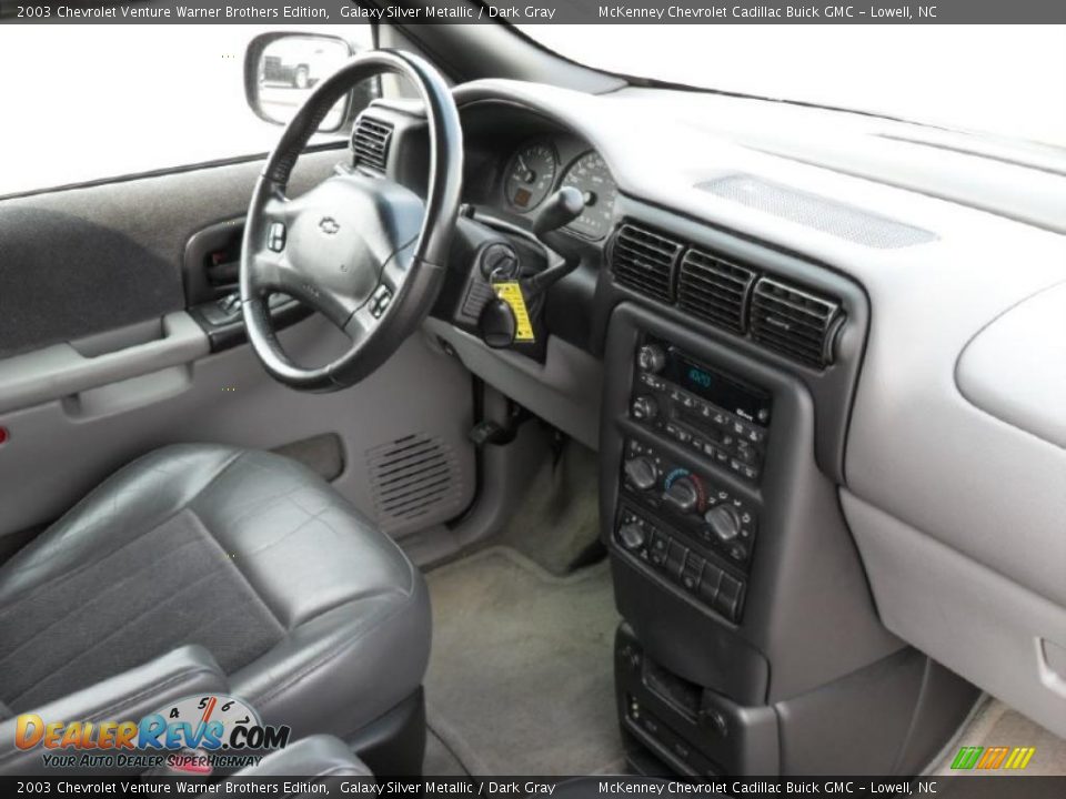 2003 Chevrolet Venture Warner Brothers Edition Galaxy Silver Metallic / Dark Gray Photo #22