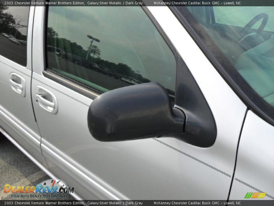 2003 Chevrolet Venture Warner Brothers Edition Galaxy Silver Metallic / Dark Gray Photo #23