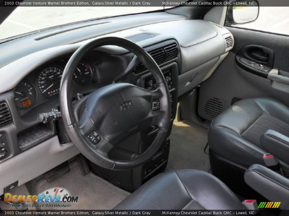 2003 Chevrolet Venture Warner Brothers Edition Galaxy Silver Metallic / Dark Gray Photo #26
