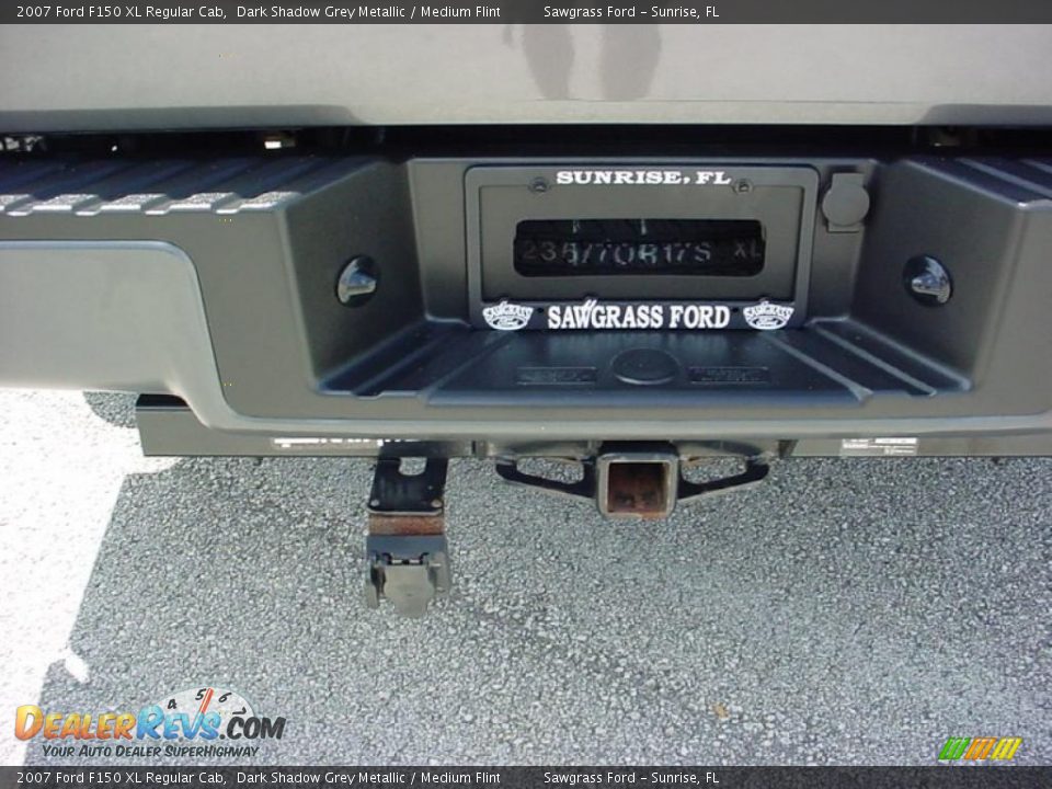 2007 Ford F150 XL Regular Cab Dark Shadow Grey Metallic / Medium Flint Photo #8