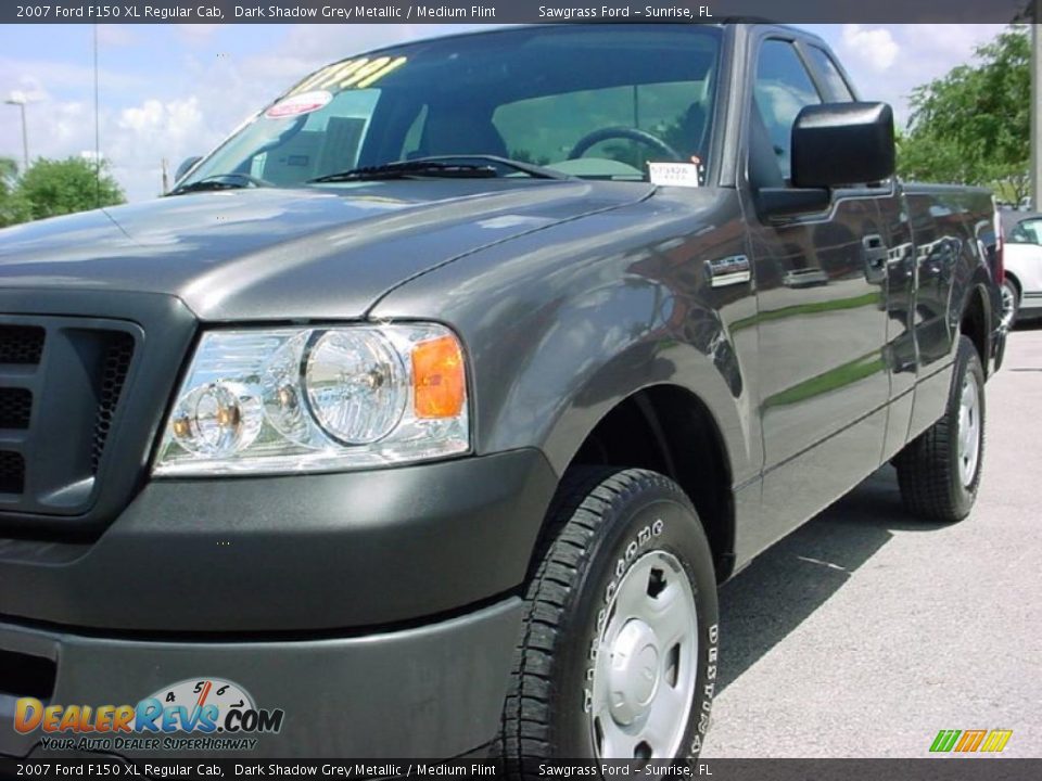 2007 Ford F150 XL Regular Cab Dark Shadow Grey Metallic / Medium Flint Photo #14